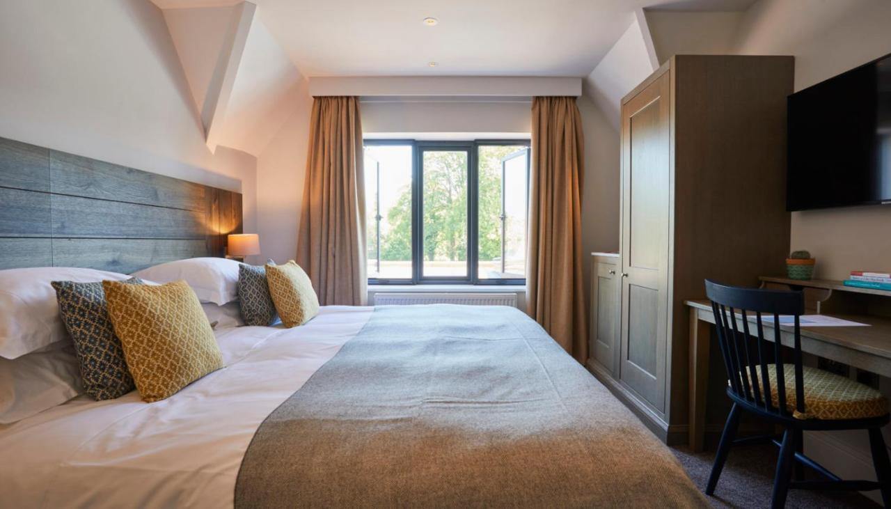 The Swan, Streatley, Berkshire Hotel Buitenkant foto